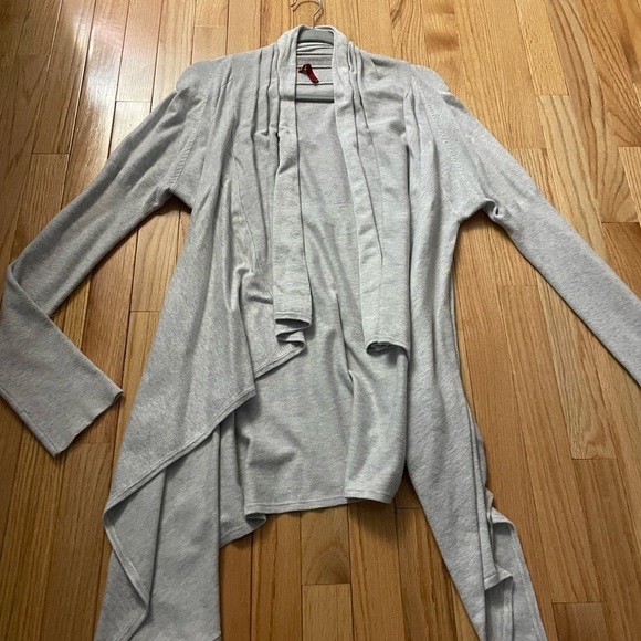 Red Light Grey High Low Cardigan Size Large - Picture 2 of 9